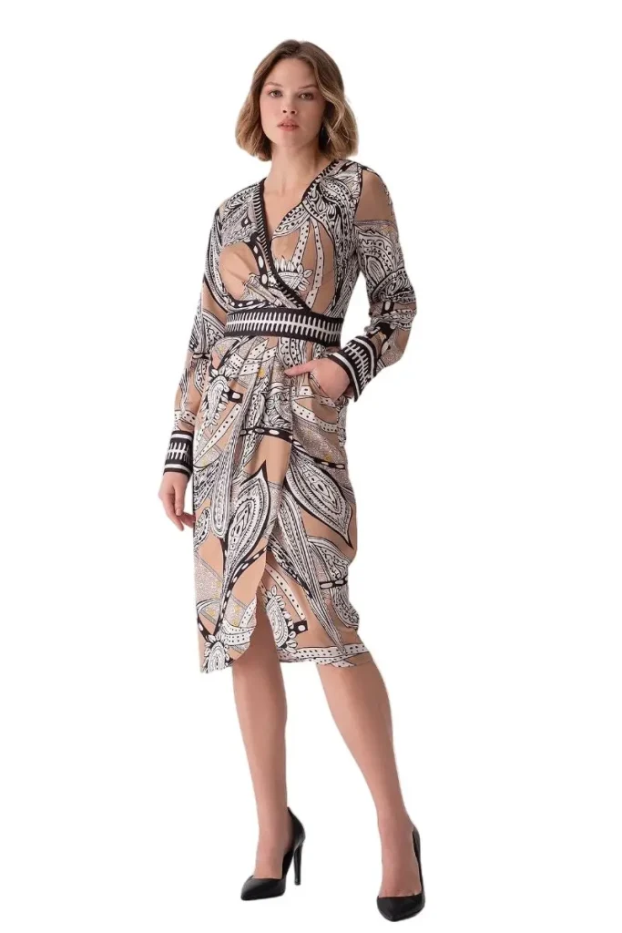 MOTRATi Elena gold patterned dress – luxurious gold long-sleeve dress with intricate patterns, perfect for evening galas and festive occasions