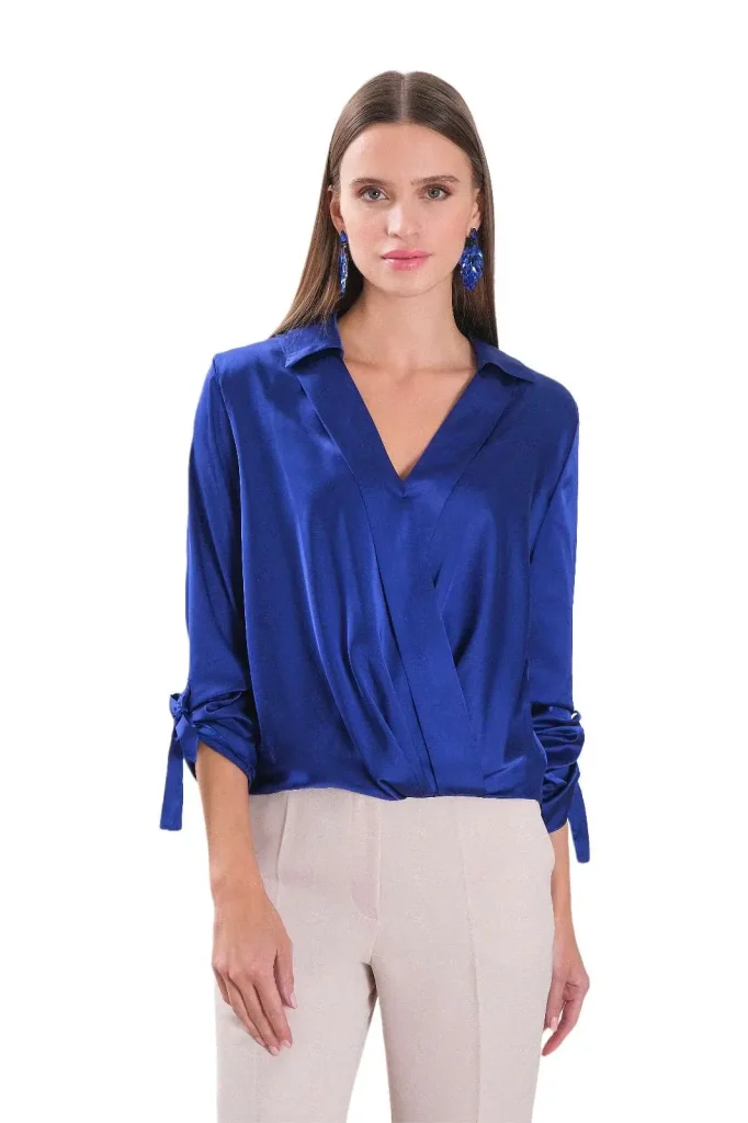 Alba Three Quarter Sleeve Blouse with Collar and Bow-Tie Details - Motrati