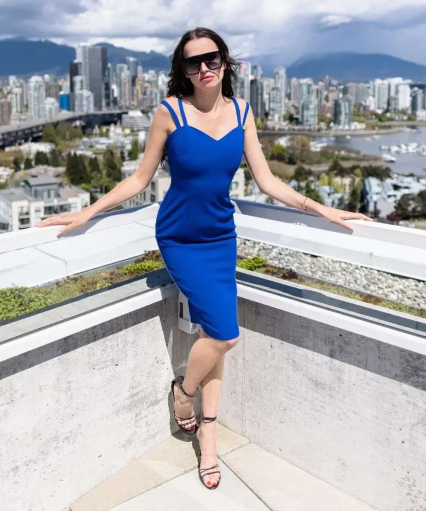 Amica royal blue dress with two straps – elegant and modern dress, perfect for cocktail parties, special occasions, or evening events, offering a flattering silhouette and bold color
