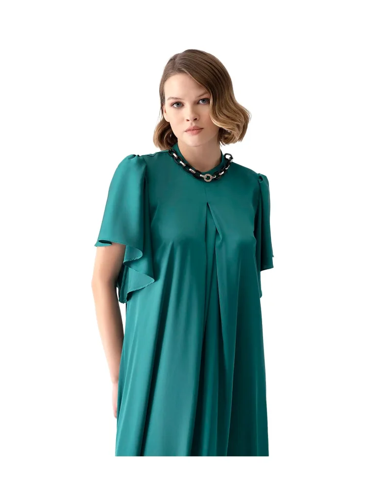 Bianca green maxi dress with slit – elegant and sophisticated dress, perfect for formal events, weddings, or evening wear, featuring a flattering fit and stylish slit detail