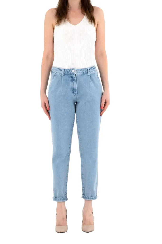 Viviana Light Wash Boyfriend Jeans - Relaxed Fit Denim - Motrati
