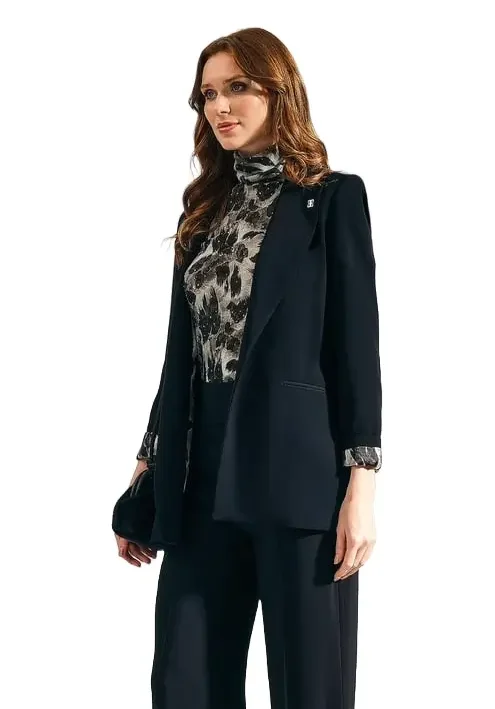 Cate-oversized-jacket-black-leopard-print-lining-webp