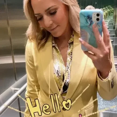 Keri Adams wearing MOTRATi Keri Adams Wearing Yellow Motrati Blouse E1764826577873 - Vancouver TV personality featured on MOTRATi fashion blog
