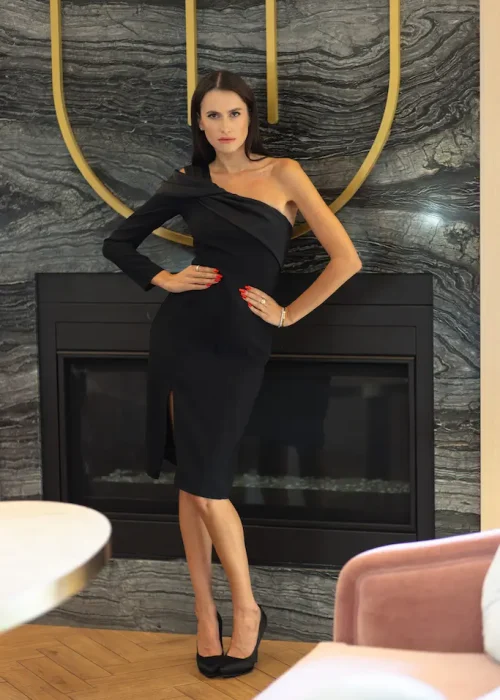 MOTRATi luxury event dresses – sophisticated holiday fashion for corporate parties, evening galas, and festive celebrations