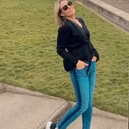 Keri Adams wearing MOTRATi Keri Adams Ctv News Anchor Wearing Motrati Denim Jeans - Vancouver TV personality featured on MOTRATi fashion blog